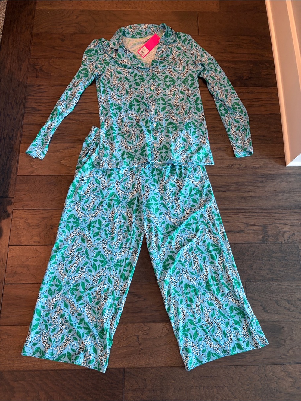 New With Tags Lilly Pulitzer Crop Pajama Pants and Long Sleeve Top Sz M